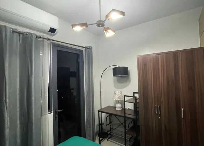 Cuddle Staycation Aparthotel